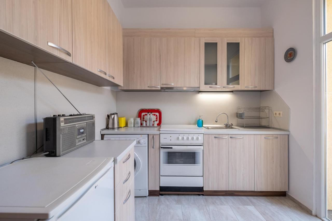 Lucie Top Center - 5 People Apartment *